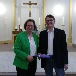 Ulrike Scherf, stellvertretende Kirchenpräsidentin der EKHN, mit Dr. Martin Zentgraf