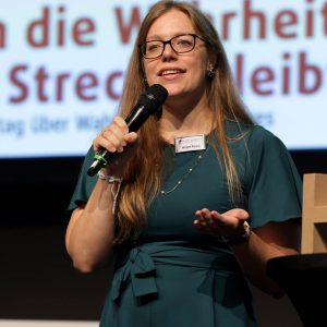 07.09.2026 / Studientag über Wahres und Unwahres /PFARRERINNEN- UND PFARRERVEREIN IN DER EVANGELISCHEN KIRCHE IN HESSEN UND NASSAU E.V. / Evangelische Frauen in Hessen und Nassau e.V. / jugend-kultur-kirche sankt peter /