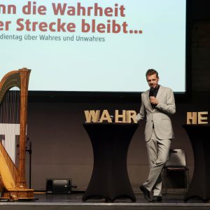 07.09.2026 / Studientag über Wahres und Unwahres /PFARRERINNEN- UND PFARRERVEREIN IN DER EVANGELISCHEN KIRCHE IN HESSEN UND NASSAU E.V. / Evangelische Frauen in Hessen und Nassau e.V. / jugend-kultur-kirche sankt peter /